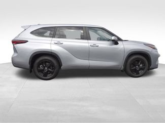 Certified 2024 Toyota Highlander LE video 2