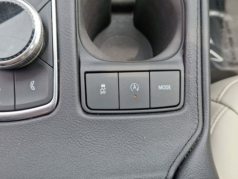 Used 2019 Cadillac XT4 Luxury w/ Cold Weather Package image 25