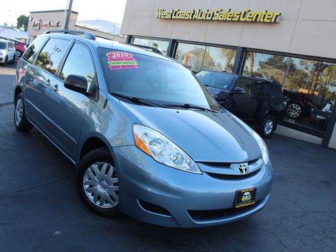 Used 2010 Toyota Sienna LE image 32