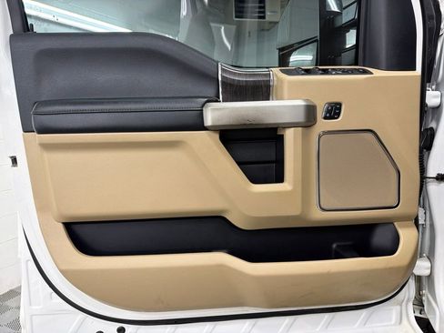 Used 2020 Ford F250 Lariat w/ Chrome Package image 15