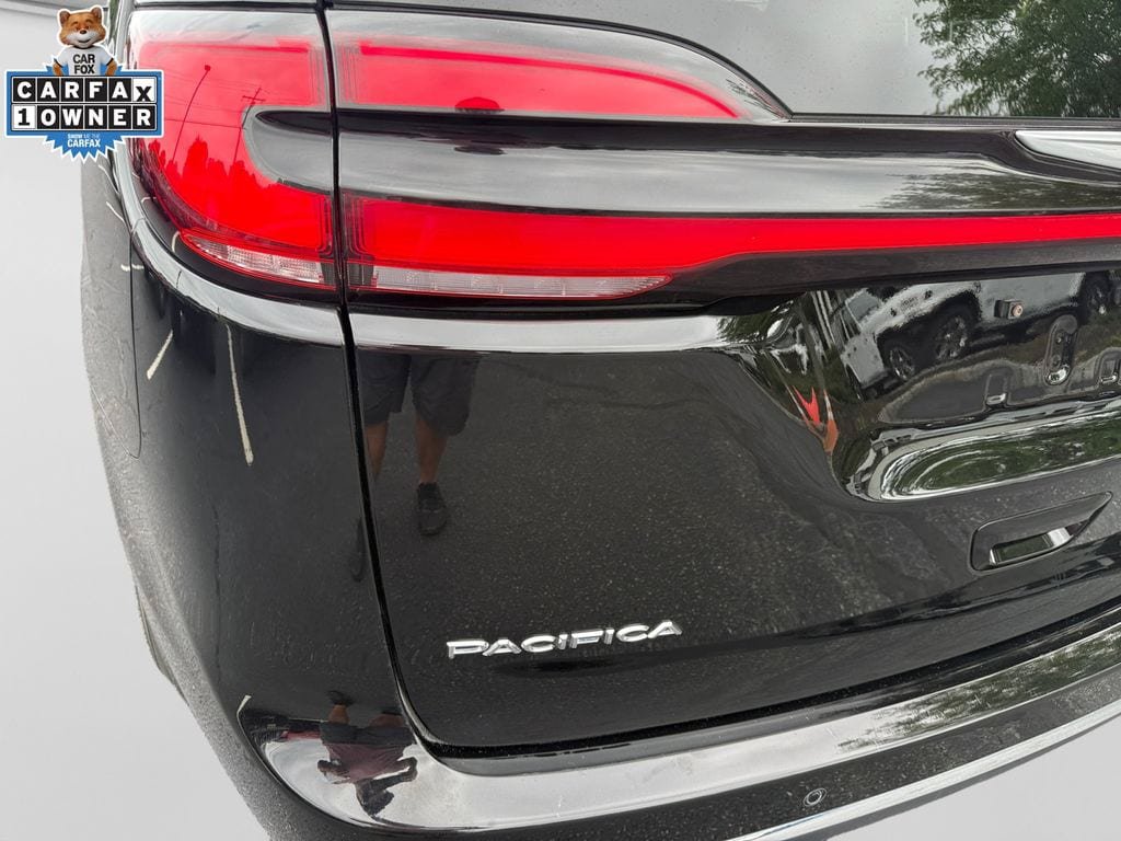 Used 2025 Chrysler Pacifica Select FWD image 19