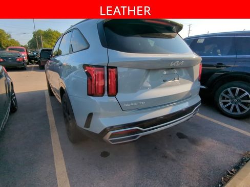 Used 2023 Kia Sorento SX FWD image 4