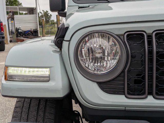 Used 2024 Jeep Wrangler Unlimited AWD/4WD image 10