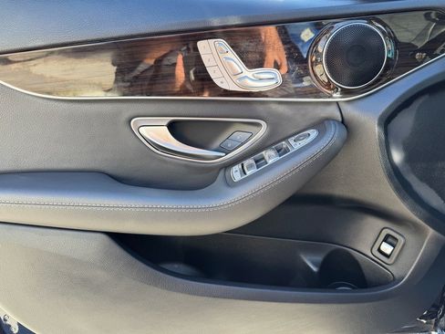 Used 2019 Mercedes-Benz C 300 Sedan image 11