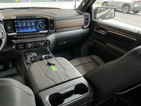 Used 2023 Chevrolet Silverado 1500 High Country image 16