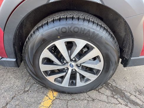 Certified 2025 Subaru Outback Premium w/ Popular Package #1A image 10