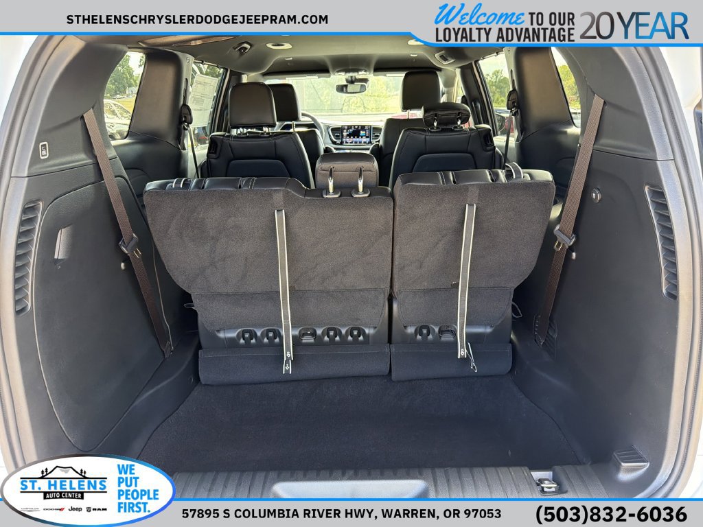 New 2027 Chrysler Pacifica Select FWD image 7