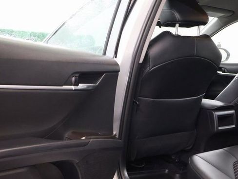 Used 2022 Toyota Camry SE image 28