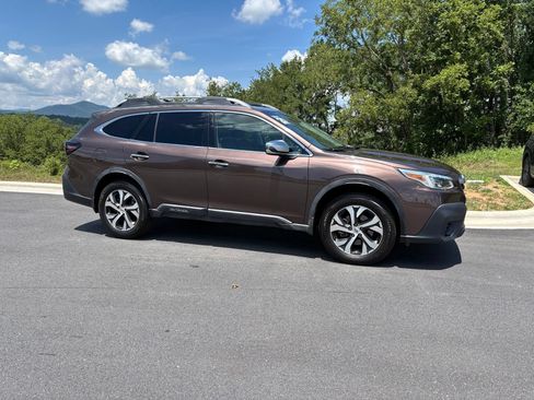 Used 2020 Subaru Outback Touring w/ Popular Package #2 AWD/4WD image 7