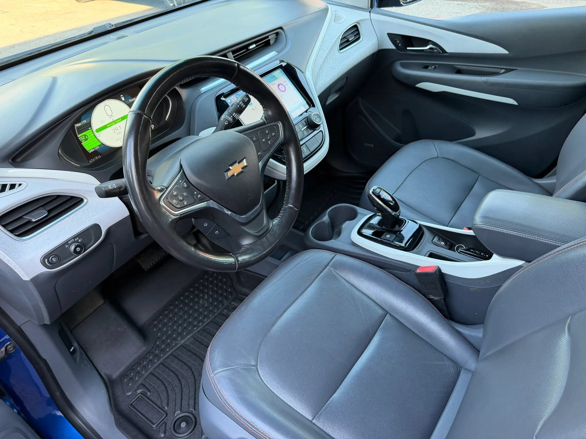 Used 2019 Chevrolet Bolt Premier w/ Infotainment Package FWD image 15