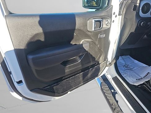 Used 2024 Jeep Wrangler Sport S image 19