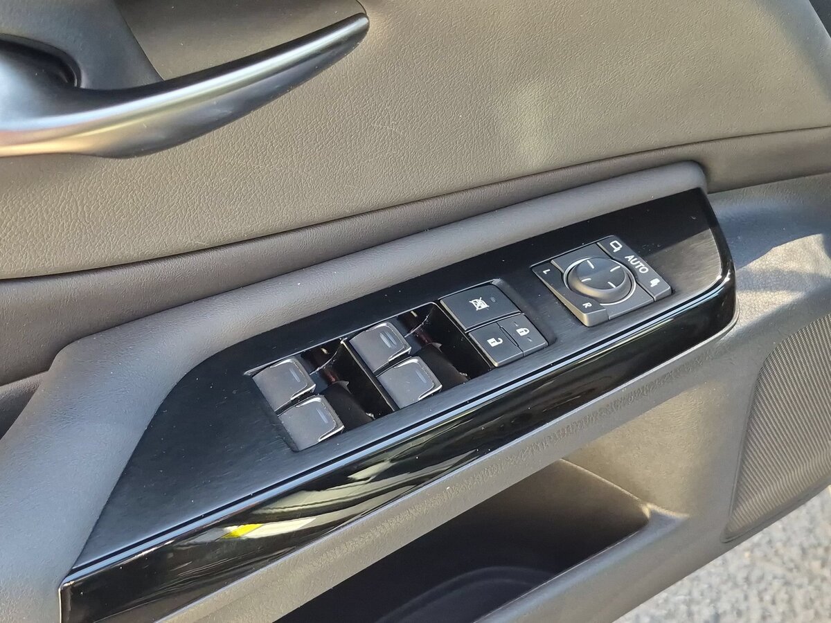 Used 2024 Lexus ES 300h w/ Accessory Package (Z1) FWD image 15