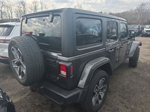 Used 2024 Jeep Wrangler Unlimited w/ LED Headlamp & Fog Lamp Group image 3