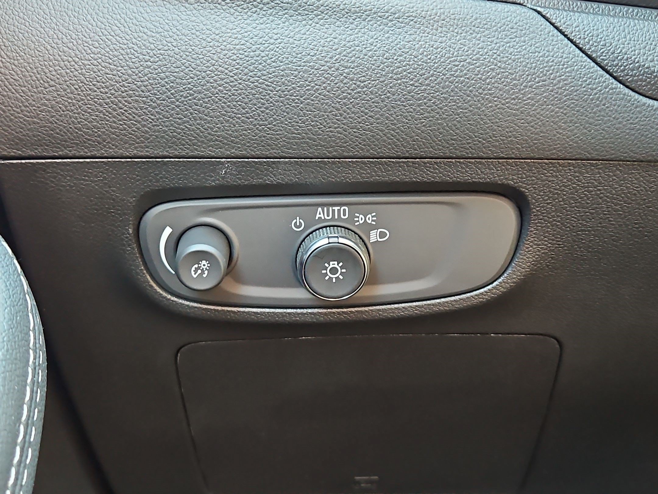 Certified 2024 Buick Encore GX Preferred FWD image 22