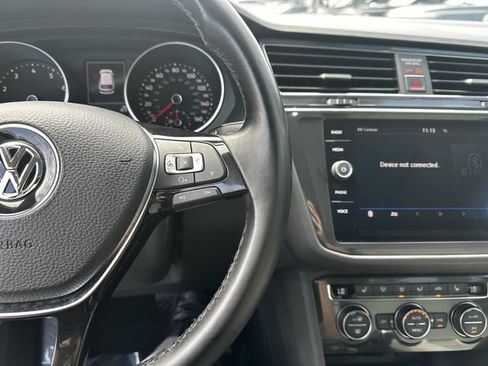 Used 2018 Volkswagen Tiguan SEL AWD/4WD image 29