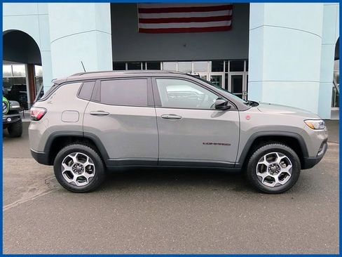 Used 2022 Jeep Compass Trailhawk w/ Trailhawk Elite Group AWD/4WD image 1