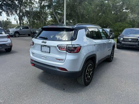 Used 2025 Jeep Compass Trailhawk AWD/4WD image 10