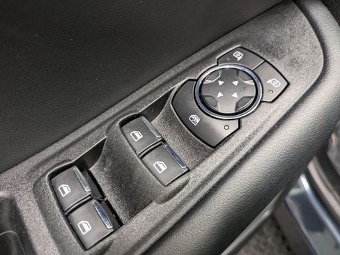 Used 2024 Ford Edge SEL w/ Convenience Package image 9