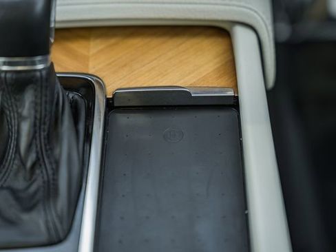 Used 2022 Volvo XC90 T6 Momentum w/ Climate Package image 23