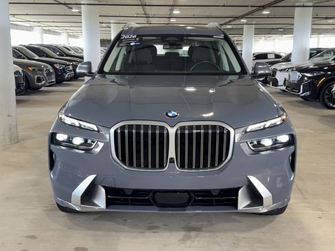 Used 2026 BMW X7 xDrive40i AWD/4WD image 3