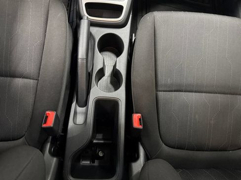 Used 2022 Hyundai Venue SE FWD image 14