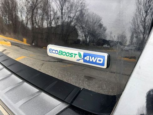 Used 2020 Ford Explorer XLT w/ Equipment Group 202A image 8