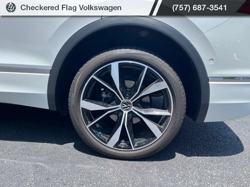 Used 2024 Volkswagen Tiguan SEL R-Line AWD/4WD image 7