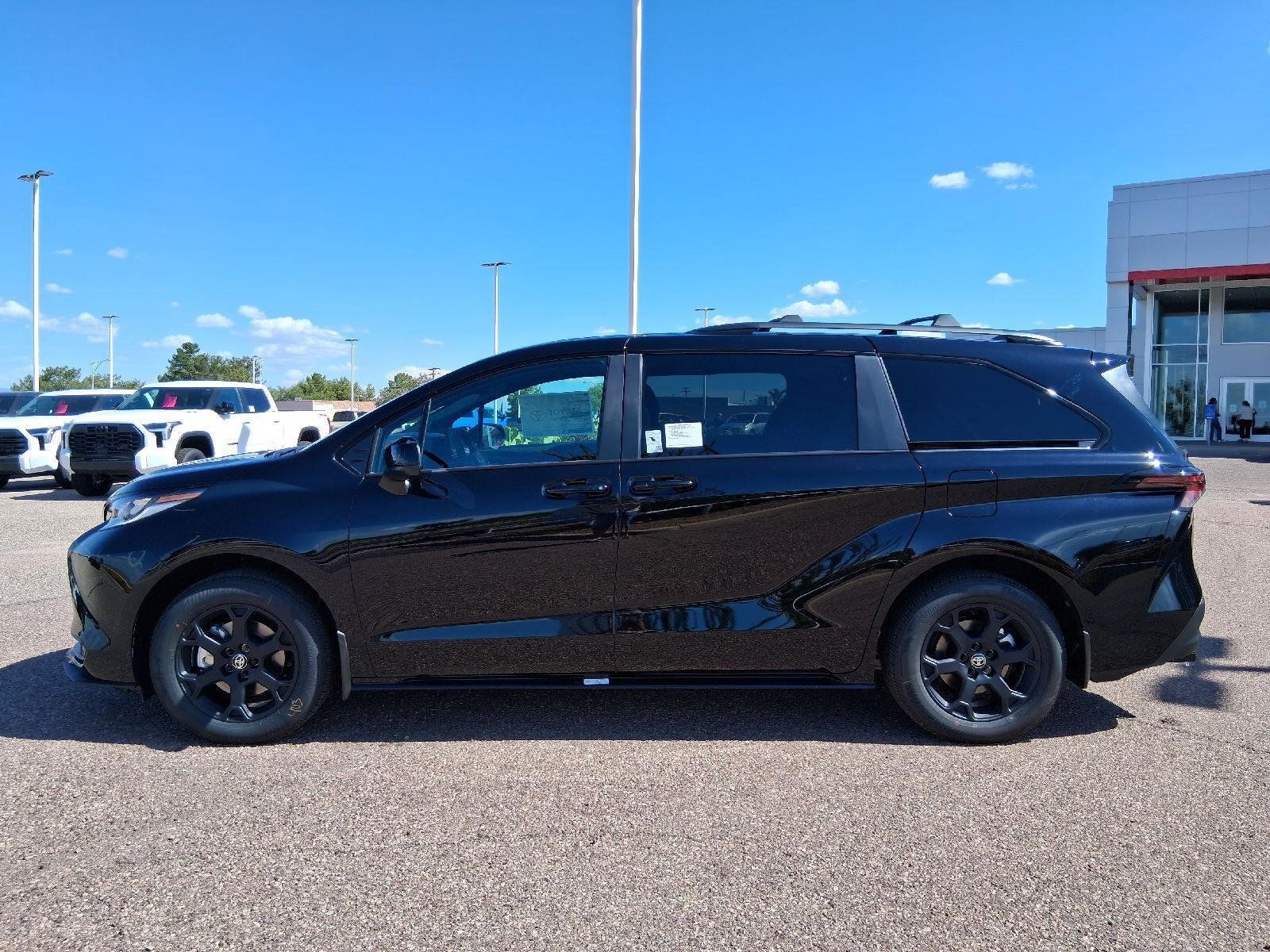 New 2026 Toyota Sienna XLE Woodland Edition AWD/4WD image 2