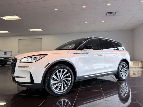 Used 2023 Lincoln Corsair Reserve AWD/4WD image 9