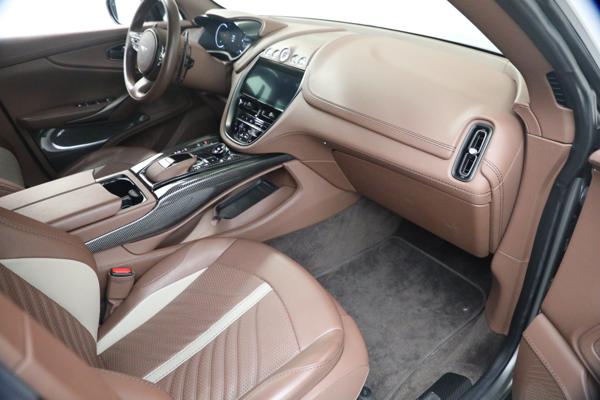 Used 2023 Aston Martin DBX 707 AWD/4WD image 18