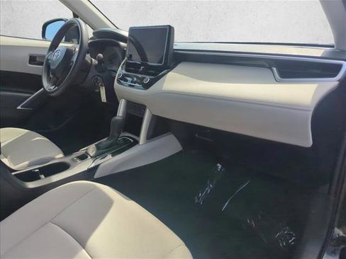 Used 2024 Toyota Corolla Cross L AWD/4WD image 26