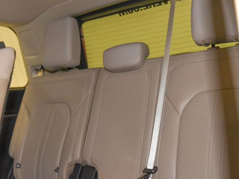 Used 2024 Ford Expedition Limited AWD/4WD image 13