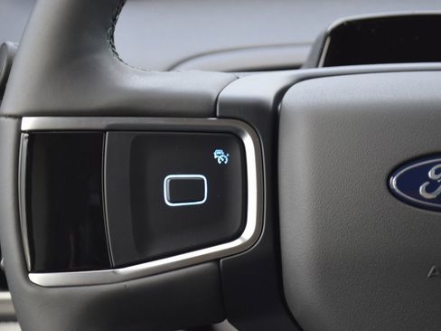 New 2025 Ford Expedition Max Active image 9