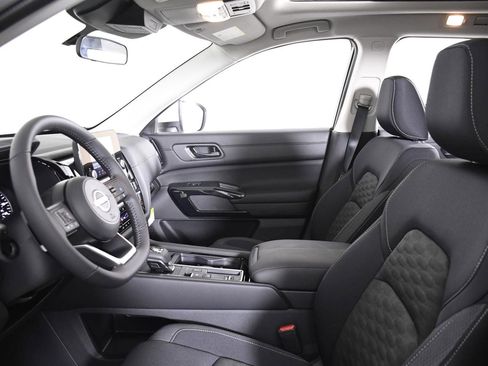 New 2024 Nissan Pathfinder SV w/ SV Premium Package FWD image 22