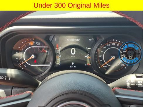 Used 2024 Jeep Wrangler Unlimited Rubicon w/ Convenience Group AWD/4WD image 11