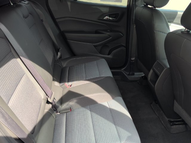 Used 2025 Chevrolet Trax LT FWD image 34