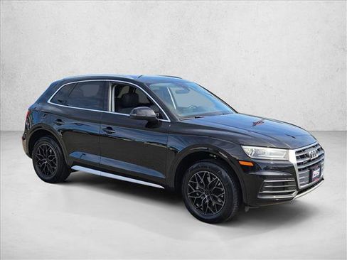 Used 2020 Audi Q5 2.0T Premium w/ Convenience Package AWD/4WD image 3