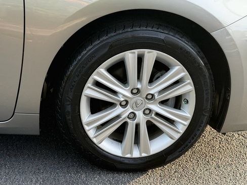 Used 2015 Lexus ES 350 w/ Premium Package FWD image 9