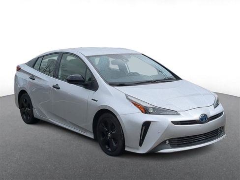 Used 2022 Toyota Prius L Eco image 2
