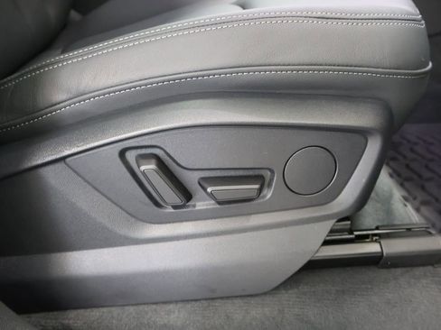 Used 2025 Audi Q7 3.0T Premium w/ Convenience Package AWD/4WD image 22