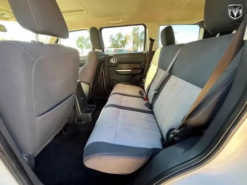 Used 2007 Dodge Nitro R/T RWD image 10