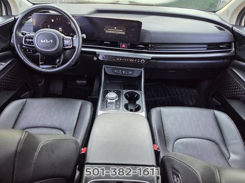 Used 2025 Kia Carnival SX w/ SX Dark Edition Package FWD image 13