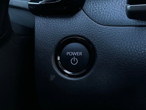 Used 2025 Toyota Camry SE image 28