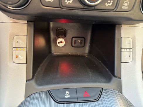 Used 2019 GMC Acadia SLT image 58