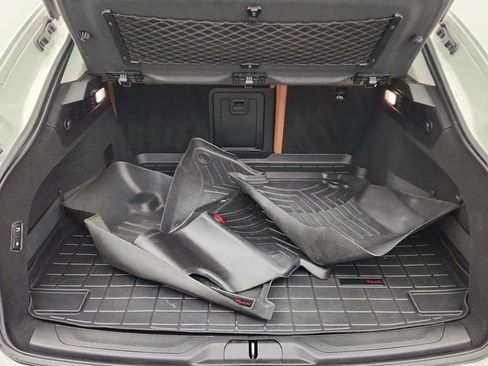 Used 2017 Maserati Levante image 23