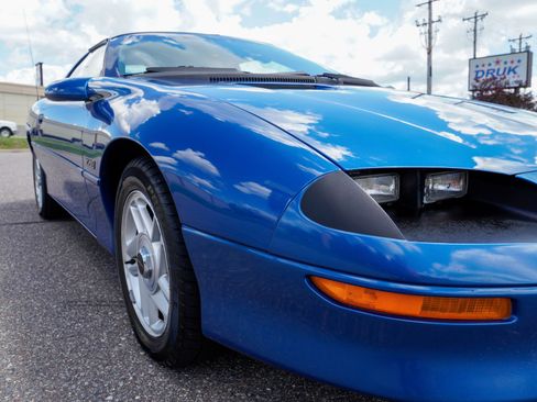 Used 1996 Chevrolet Camaro Z28 RWD image 31