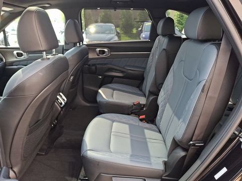 Used 2025 Kia Sorento SX Prestige AWD/4WD image 10
