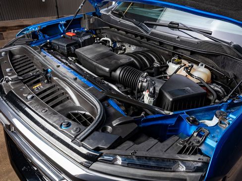 Used 2023 Chevrolet Silverado 1500 ZR2 w/ Technology Package image 36