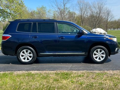 Used 2012 Toyota Highlander SE w/ Tow Pkg AWD/4WD image 4