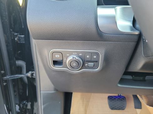 Certified 2026 Mercedes-Benz GLB 250 image 24